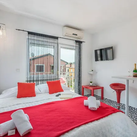 Apartment In Mit Grill